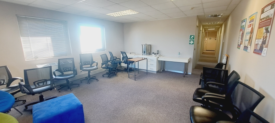 To Let commercial Property for Rent in Rosenpark Western Cape